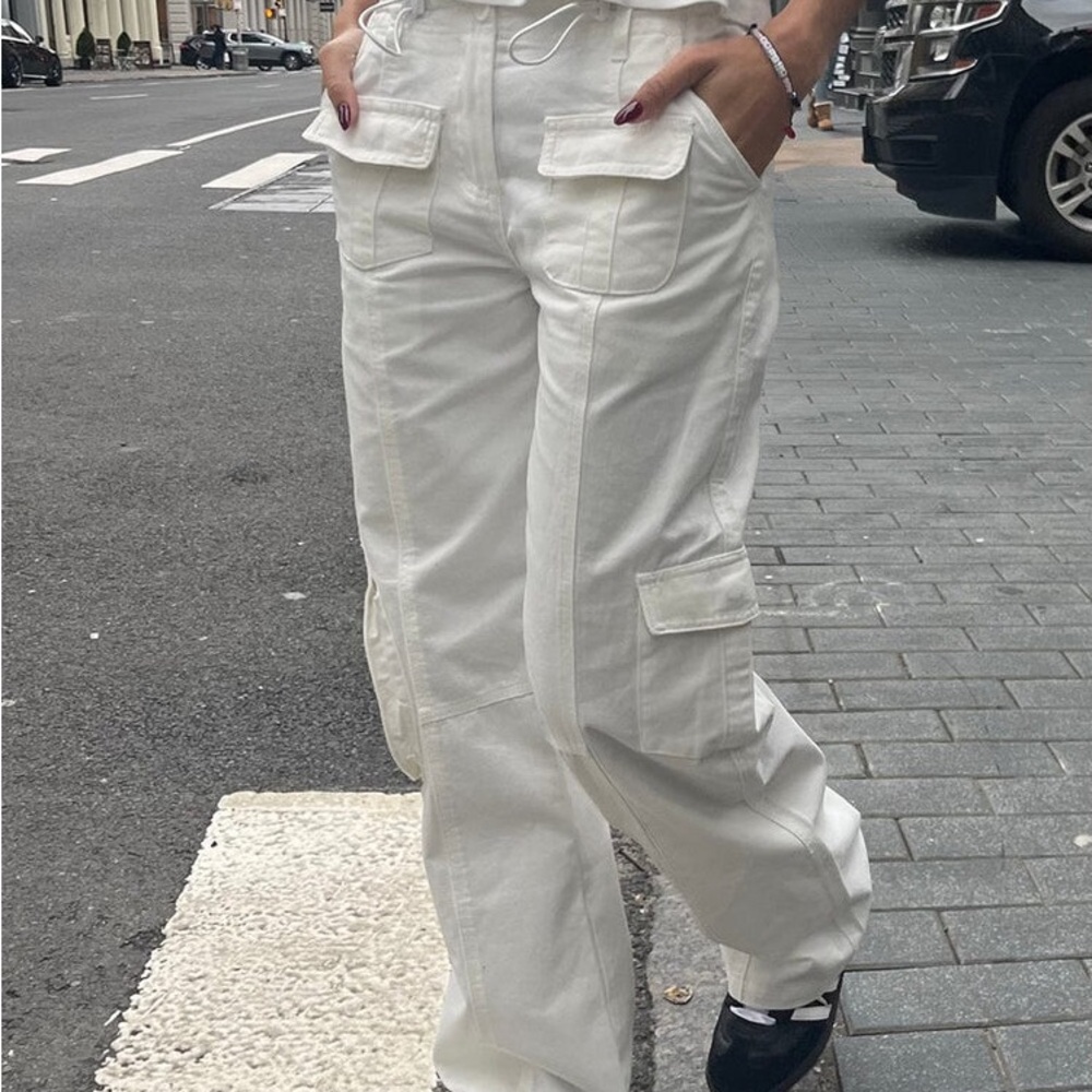 Brandy Melville Kim Cargo Pants NWOT